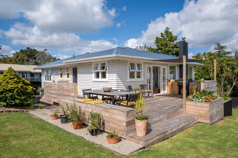 2/300 Rangatira Road, Beach Haven, Auckland