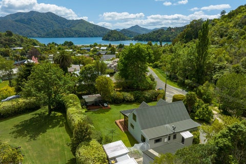 18 Brough Place, Ngakuta Bay