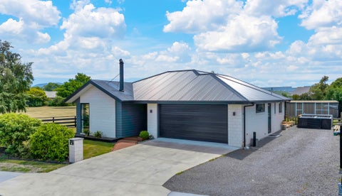33 Seadown Crescent, Amberley, Amberley