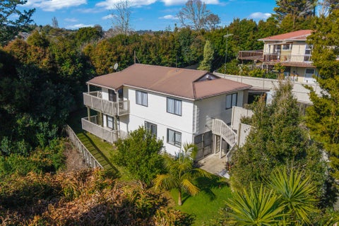 2/95 Fairclough Road, Beach Haven, Auckland