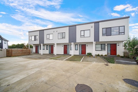 12D Shamrock Lane, Te Atatu Peninsula, Auckland