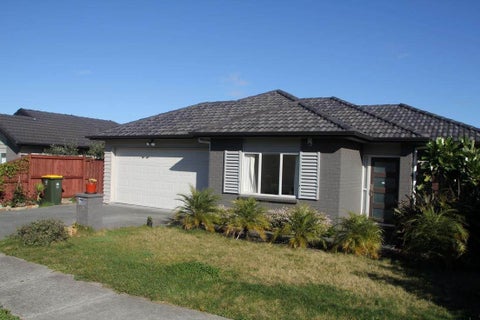 8 Stamford Crescent, Flat Bush, Auckland