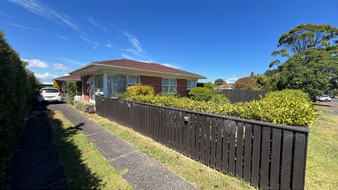 1/8 Evelyn Place, Hillcrest, Auckland