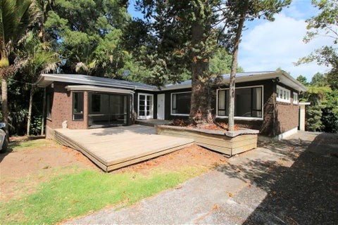 124 Woodlands Park Road, Titirangi, Auckland