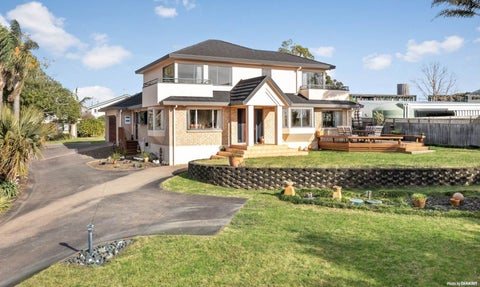 16 Sunny Crescent, Huapai, Kumeu