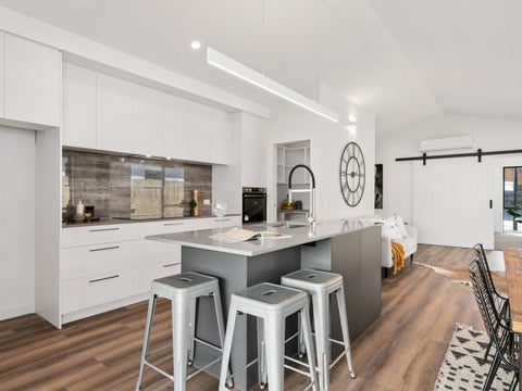 20 Hanlow Place, Pyes Pa, Tauranga