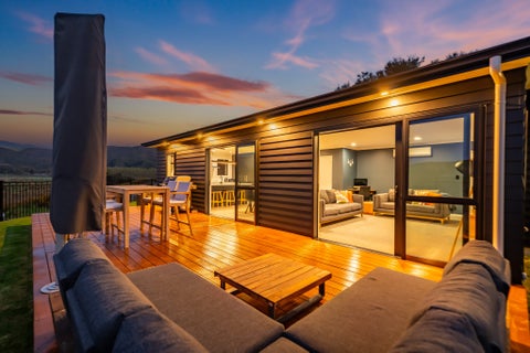 7 Margaret Mahy Drive, Whitemans Valley, Upper Hutt