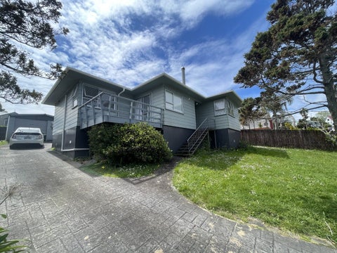 8 Pahi Place, West Harbour, Auckland