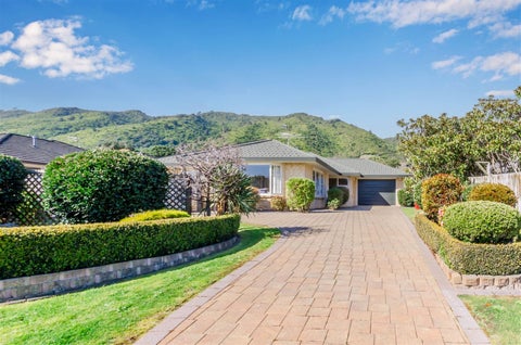 19 Balmerino Grove, Waikanae