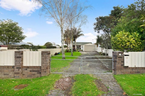 2/69 Howe Street, Howick, Auckland