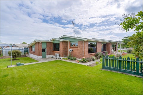 30 Waterford Drive, Winton, Winton