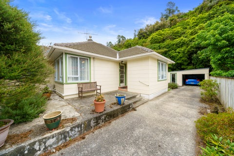 28 Sunny Grove, Wainuiomata, Lower Hutt