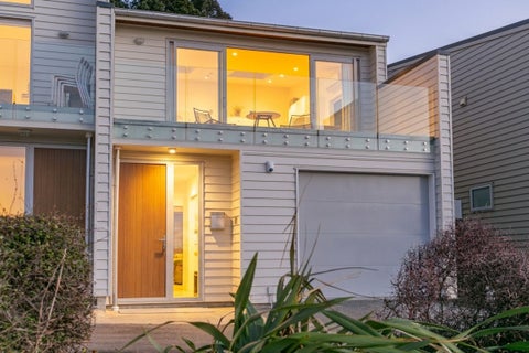 352 Queens Drive, Lyall Bay, Wellington