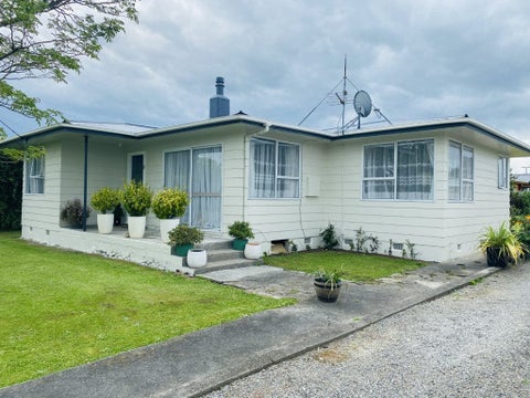 19 Oak Street, Masterton