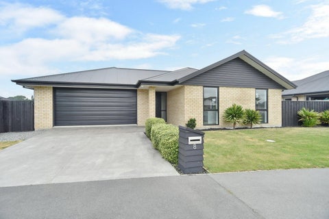 8 Fearne Drive, Woodend, Woodend