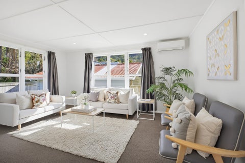 8A Frederick Street, Tawa, Wellington