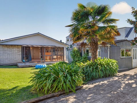 2/7 Pomelo Road, Te Atatu South, Auckland