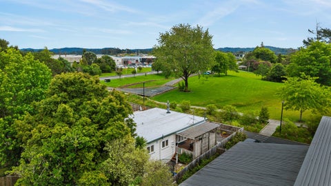 2/617 Swanson Road, Swanson, Auckland