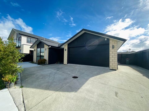 98 Twin Parks Rise, Papakura, Papakura