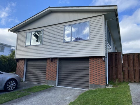 30 Somes Crescent, Newlands, Wellington