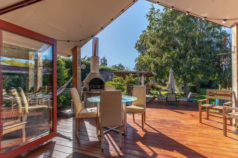 12 Dixon Street, Carterton