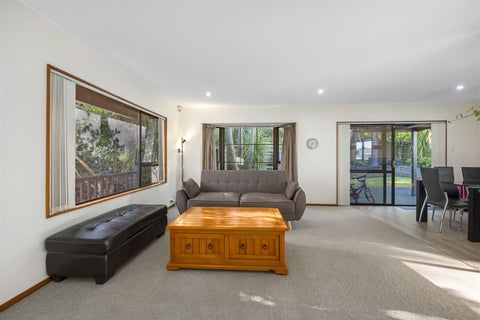 3/43 Chivalry Road, Glenfield, Auckland