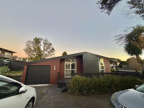 69 Redoubt Road, Goodwood Heights, Auckland