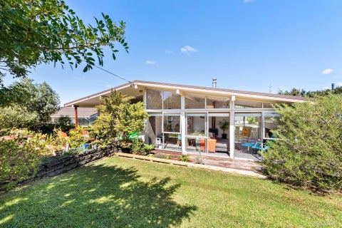25 Triangle Road, Massey, Auckland