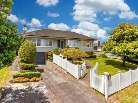 7 Angelo Avenue, Howick, Auckland