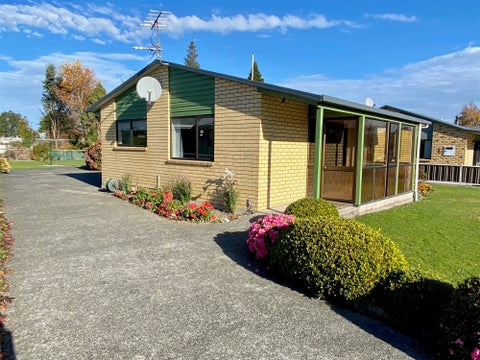 17 Crossleigh Crescent, Balclutha