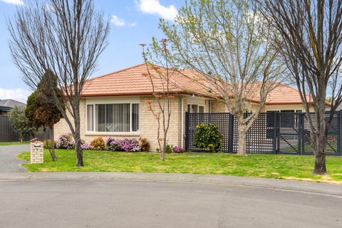 8 Cape Place, Poraiti, Napier