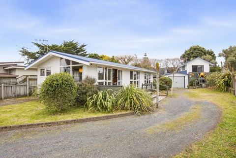 10 Bahama Crescent, Paraparaumu Beach, Paraparaumu