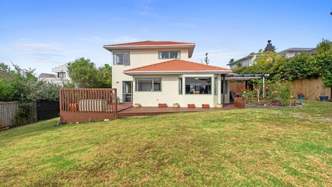 2/883 East Coast Road, Northcross, Auckland