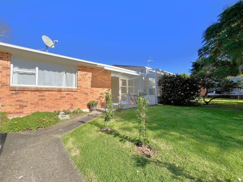 4/11 Kings Road, Panmure, Auckland