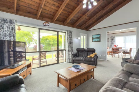 7 West Crescent, Te Puru, Thames