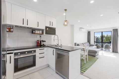 11/18 Hewlett Road, Massey, Auckland