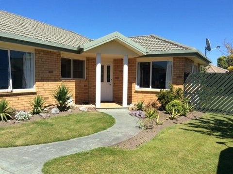 4 Ronald George Place, Parklands, Christchurch