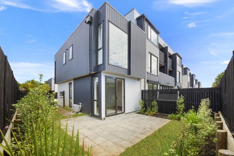 1/16 Treasure Lane, TE ATATU SOUTH, AUCKLAND