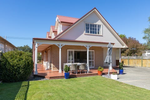 39 Sackville Street, Martinborough
