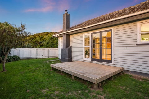44 Grays Road, Plimmerton, Porirua