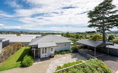 12 Penny Lane, Richmond