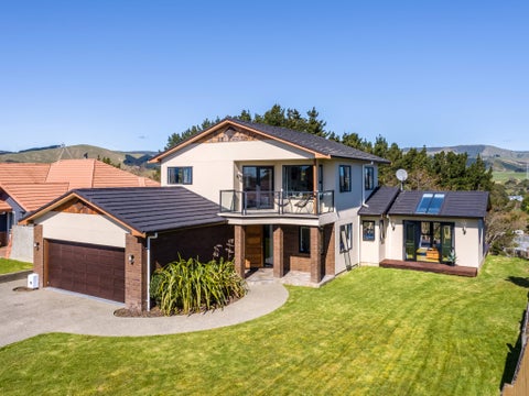 106 Pacific Drive, Fitzherbert, Palmerston North