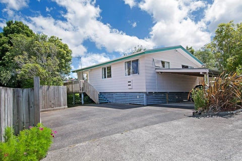 1/62 Athena Drive, Totara Vale, Auckland