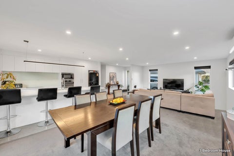 4 Seventh View Avenue, Beachlands, Auckland