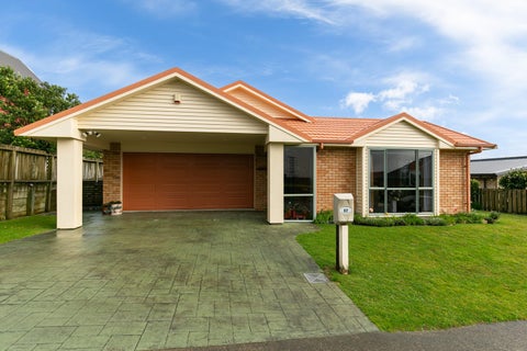 82 Kentwood Drive, Woodridge, Wellington