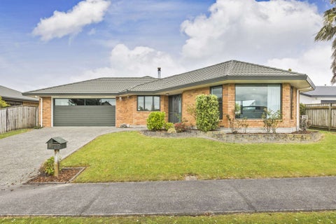 8 Woodgate Court, Fitzherbert, Palmerston North