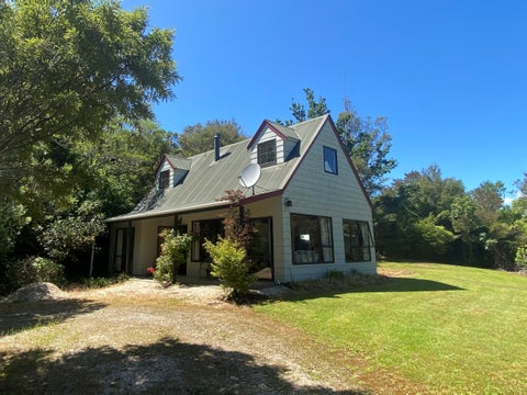 1864 Takaka-Collingwood Highway, Milnthorpe, Golden Bay / Mohua