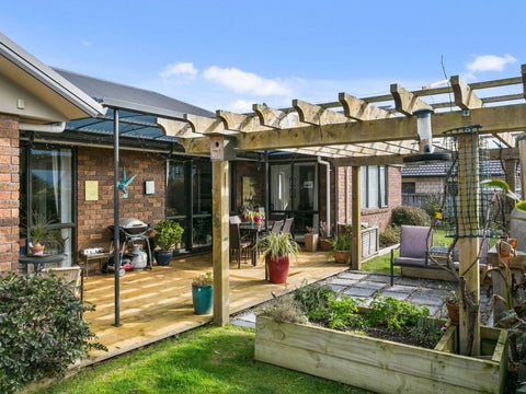 15 Chesterton Drive, Leamington, Cambridge