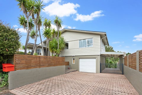 1058 Scenic Drive North, Swanson, Auckland