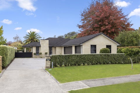 14 Bronte Place, Leamington, Cambridge